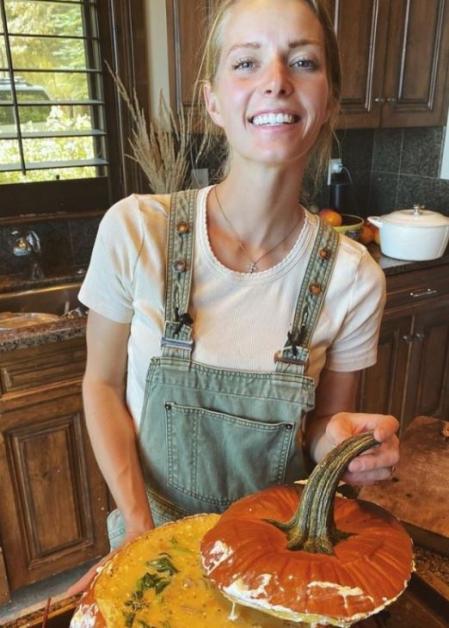 Ballerina Farm cultiva y cocina los alimentos para su familia