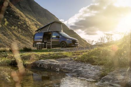 El techo de este camper es elevable, lo que mejora la habitabilidad&nbsp;