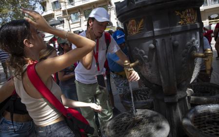Al final la gente se refrescó a la antigua usanza