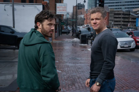 Matt Damon y Casey Affleck en The instigators, Los instigadores