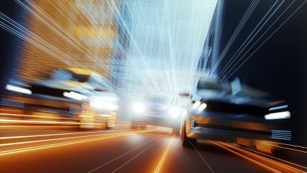 Circular a una velocidad excesivamente alta en una vía transitada es un delito.