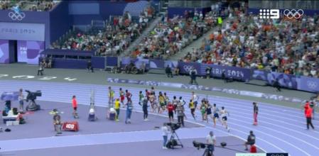 El momento en el que el cámara se entromete en la carrera&nbsp;