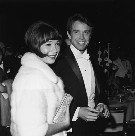 Shirley MacLaine con su hermano Warren Beatty en abril de 1966
