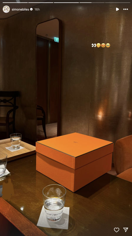 Biles estaba muy nerviosa por comprar este bolso