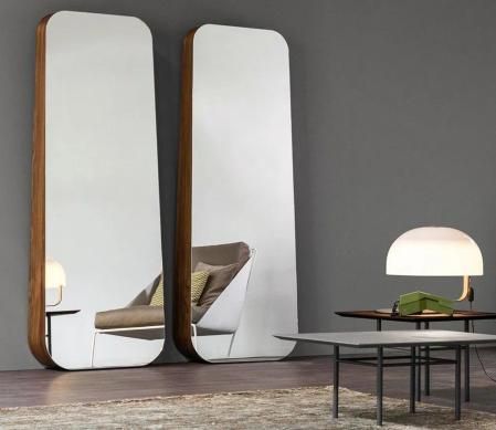 Espejo de nogal americano Obel by Bonaldo.