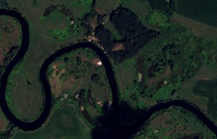 Imagen de satélite del río Seym cerca de Glushkovo, en la región de Kursk, donde las tropas ucranianas habrían demolido un puente estratégico