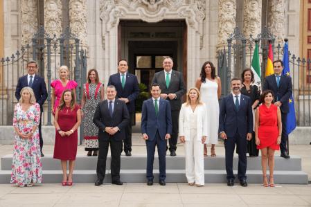 El actual gobierno andaluz, en las puertas del Palacio de San Telmo