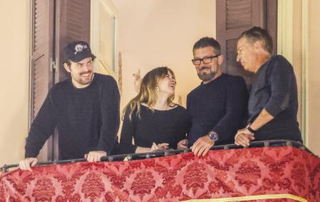 Stella del Carmen Banderas y Alex Gruszynski con Antonio Banderas