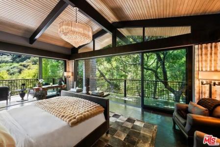 El dormitorio principal, con acceso directo al exterior.