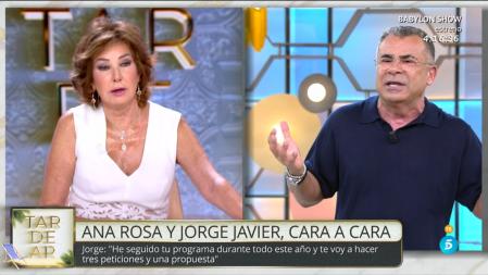 Primer cara a cara entre Ana Rosa Quintana y Jorge Javier Vázquez tras el final de 'Sálvame': ''Ese plató hace un año estaba manchado de sangre''