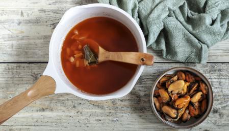 Ingredientes para el escabeche de mejillones