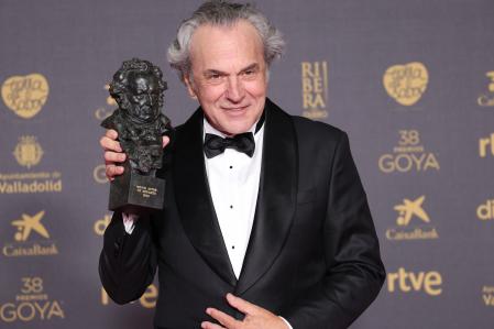 El actor José Coronado posa tras recibir el Goya a Mejor Actor de Reparto por 'Cerrar los ojos',en 2024 