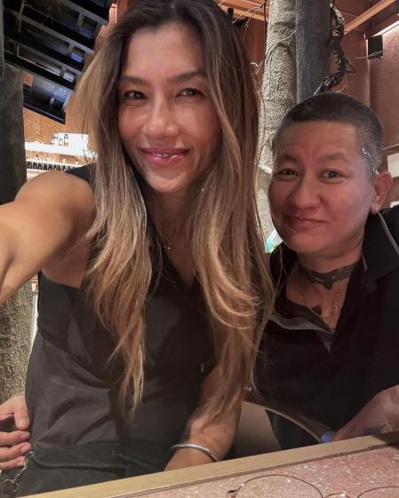 La ex esposa de Frank Cuesta Yuyee Alisaa con su novia Chris Korn