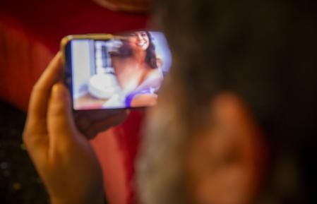 16 - 10 - 2023 / Barcelona / adiccion pornografia - hombre solitario / Foto: Llibert TEixidó