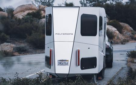La aerodinámica caravana eléctrica pensada para generar el mínimo consumo.
