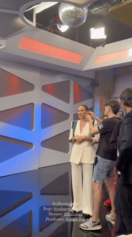 Tamara Falcó en el plató de 'El Hormiguero' con el traje de Colour Nude