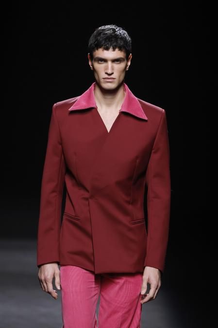 “A la hora de seleccionar lanas frías, trabajamos con Loro Piana casi siempre”, cuenta el diseñador