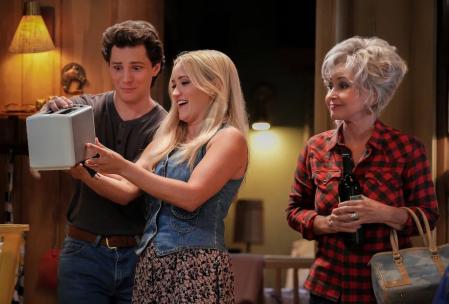 Annie Potts vuelve (ni que sea de forma anecdótica o esporádica)