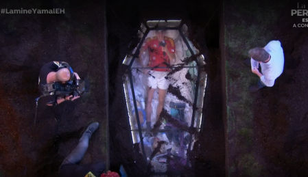 Pablo Motos y Lamine Yamal colaboran en el desentierro de Plex tras 48 horas de encierro, marcando el fin de su desafío extremo en 'El Hormiguero'