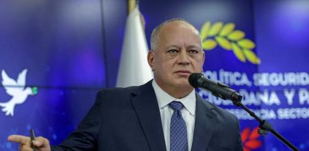 El ministro de Interior venezolano, Diosdado Cabello, durante la rueda de prensa del sábado. (HANDOUT / AFP)