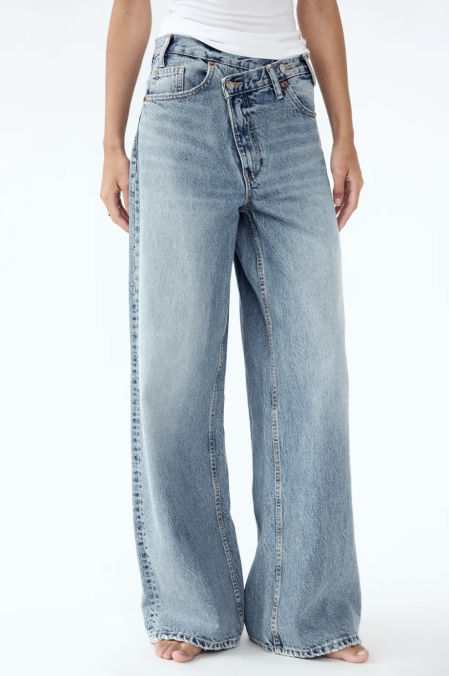 Vaqueros de cintura cruzada de Zara