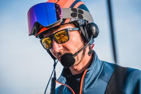 Giles Scott MBE del equipo INEOS Britannia