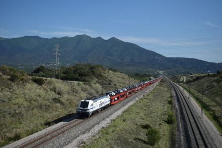 LFP fue el primer operador en el mundo en gestionar una línea donde circulan simultáneamente trenes a 300km/h y trenes de mercancías a 100km/h