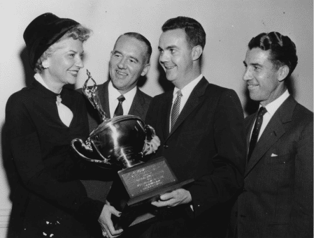 Premio a la mejor vendedora de 1956