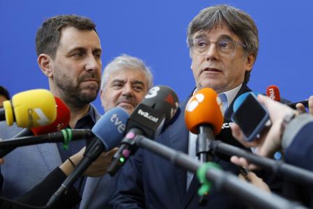 ESTRASBURGO, 26/09/2024.- El Tribunal de Justicia de la Unión Europea dio este jueves la razón al Parlamento Europeo cuando negó la entrada al expresidente catalán Carles Puigdemont y su exconseller Toni Comín (i) porque la Junta Electoral Central no comunicó sus nombres por no haber acatado la Constitución española. Según la sentencia, 