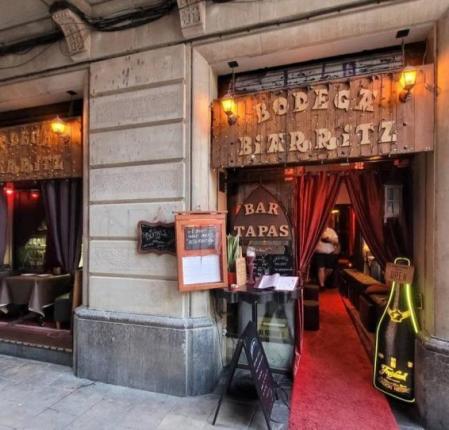 La Bodega Biarritz se encuentra en la calle Nou de Sant Francesc, 7