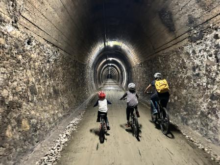 Túnel de Uitzi, el túnel de vía verde más largo de Europa