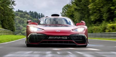 El coche de producción más rápido en completar una vuelta al circuito alemán de Nürburgring-Nordschleife ha tardado menos de seis minutos y medio en hacerlo 