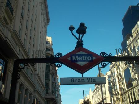 Logotipo del metro de Madrid.