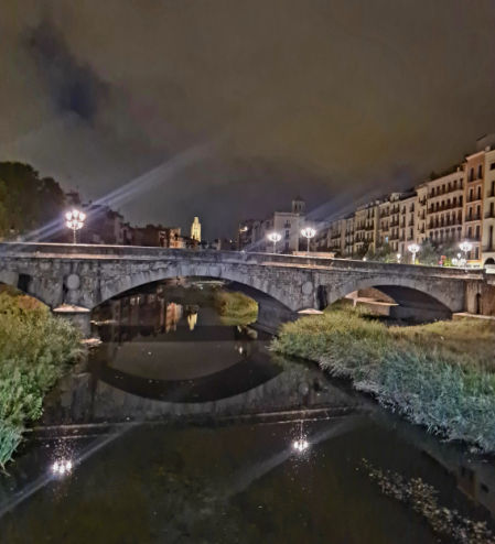 Girona desde el Pont de Pedra.