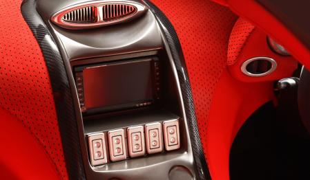 El superdeportivo británico que apostó por un V8 diésel en el momento menos oportuno.