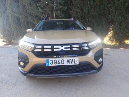 Lejos queda la sencillez y el escaso atractivo de diseño que ofrecía la primera generación del best seller de Dacia&nbsp;