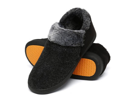 Zapatilla de casa clásica con parte superior transpirable