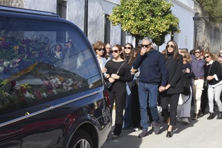 Paz Padilla en el funeral de su hermano