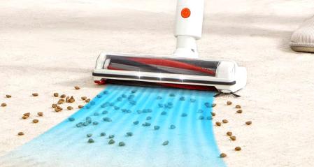 Su rodillo electrónico atrapa toda la suciedad incrustada