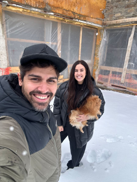 Patry con Nia y su pareja, Carlos