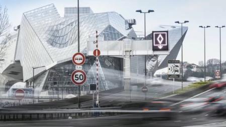 En caso de accidente, se permite a todos los vehículos acceder a los carriles VAO&nbsp;