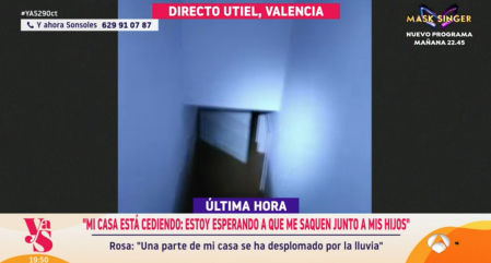 Con el acceso bloqueado por el agua, Rosa y sus hijos esperan la llegada de los equipos de rescate en una situación de gran vulnerabilidad