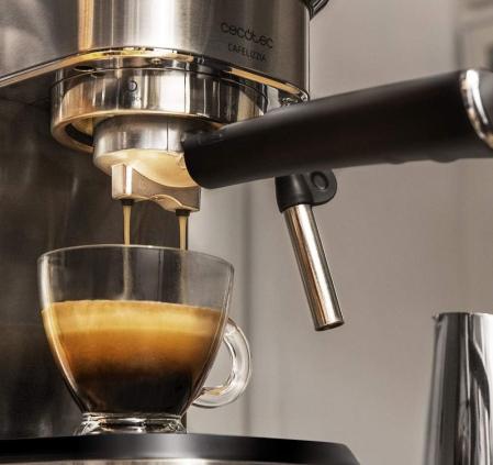 Cafetera express Cecotec Cafelizzia 790 Steel