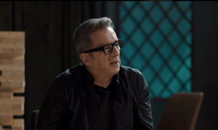 Andreu Buenafuente revela en L'Eclipsi de 3Cat cuál es su relación con el tabaco, la terapia y el dinero.