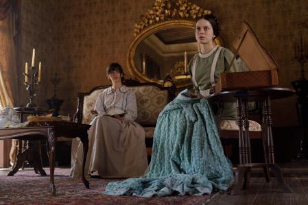 A ratos uno siente la influencia del 'Orgullo y prejuicio' de Joe Wright.