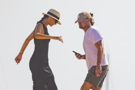 Leonardo Dicaprio y Vittoria Ceretti en Ibiza.