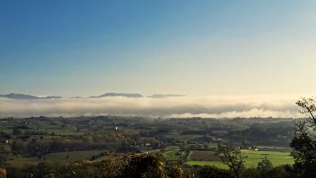 Tsunami de niebla en la Plana de Vic.