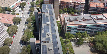 La cubierta del edificio se ha convertido en un activo que produce energía limpia
