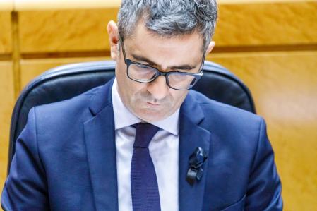 El ministro Bolaños, en el hemiciclo del Senado