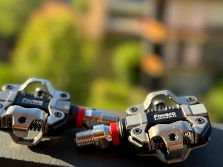 Una de las principales ventajas del Favero Pro MX es poder intercambiarlos fácilmente entre diferentes bicicletas.